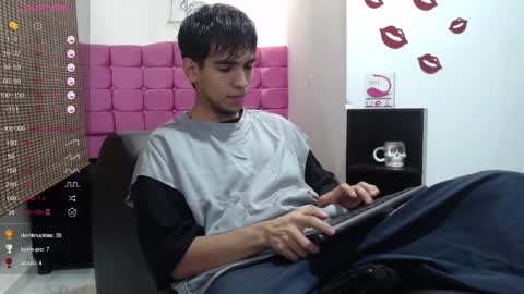 Snapshot of zack_xtreme chatting on 12.31.24 Xavi online show from 12.31.24