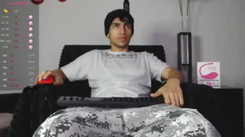 Snapshot of zack_xtreme chatting on 02.08.25 Xavi online show from 02.08.25