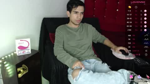 Snapshot of zack_xtreme chatting on 09.24.25 Xavi online show from 09.24.25