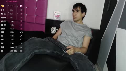 Snapshot of zack_xtreme chatting on 09.28.25 Xavi online show from 09.28.25