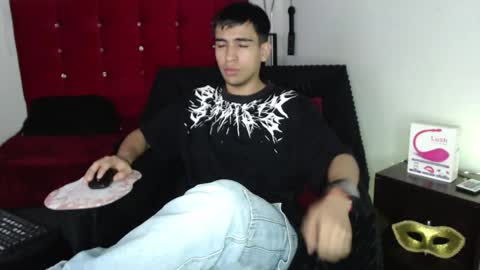 Snapshot of zack_xtreme chatting on 10.14.25 Xavi online show from 10.14.25