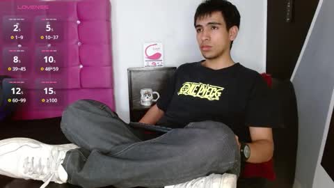 Snapshot of zack_xtreme chatting on 11.10.25 Xavi online show from 11.10.25