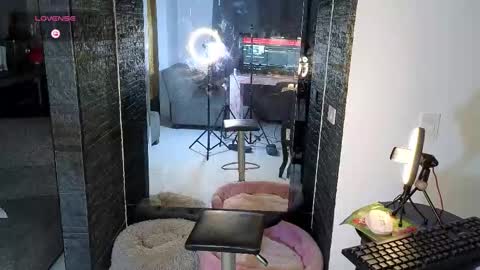 Snapshot of zackary_025 chatting on 10.17.25 Zack online show from 10.17.25