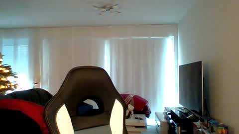 Snapshot of zactatum1 chatting on 12.19.24 zac online show from 12.19.24