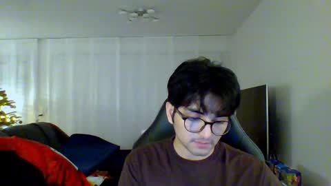 Snapshot of zactatum1 chatting on 12.20.24 zac online show from 12.20.24