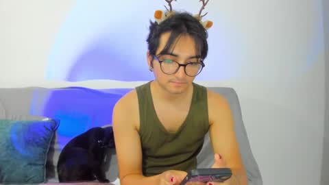 Snapshot of zactatum1 chatting on 02.15.25 zac online show from 02.15.25