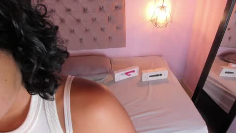 Snapshot of zafiiraa chatting on 12.31.24 zafira online show from 12.31.24