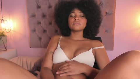 Snapshot of zafiiraa chatting on 01.07.25 zafira online show from 01.07.25