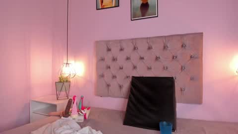 Snapshot of zafiiraa chatting on 01.15.25 zafira online show from 01.15.25