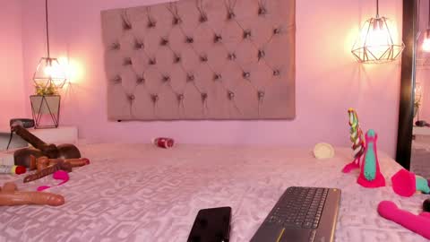 Snapshot of zafiiraa chatting on 01.21.25 zafira online show from 01.21.25