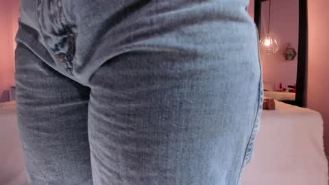 Snapshot of zafiiraa chatting on 01.22.25 zafira online show from 01.22.25