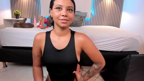 Snapshot of zafiiraa chatting on 02.08.25 zafira online show from 02.08.25