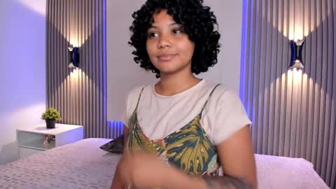 Snapshot of zafiiraa chatting on 02.10.25 zafira online show from 02.10.25