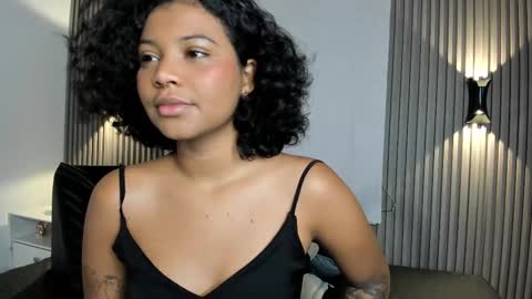 Snapshot of zafiiraa chatting on 02.22.25 zafira online show from 02.22.25