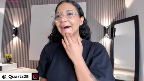 Snapshot of zafiiraa chatting on 09.23.25 zafira online show from 09.23.25