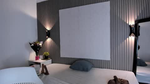 Snapshot of zafiiraa chatting on 10.17.25 zafira online show from 10.17.25