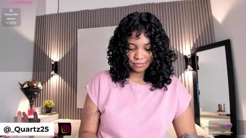 Snapshot of zafiiraa chatting on 10.20.25 zafira online show from 10.20.25