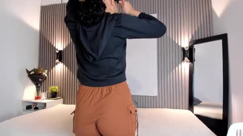 Snapshot of zafiiraa chatting on 10.29.25 zafira online show from 10.29.25