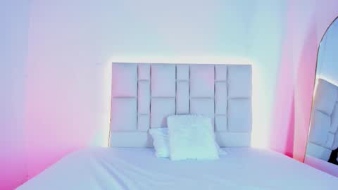 Zafiro Brown online show from 10.24.25