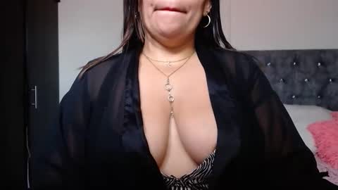 Snapshot of zahi_willx chatting on 10.09.25 Zahi ... wants to play with everyone...yessss online show from 10.09.25