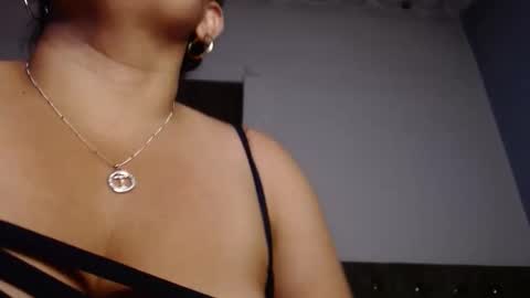 Snapshot of zahi_willx chatting on 10.18.25 Zahi ... wants to play with everyone...yessss online show from 10.18.25