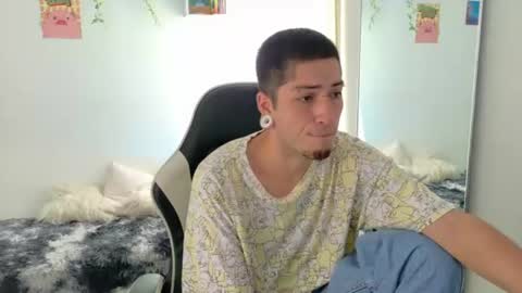 Snapshot of zahir_raw chatting on 06.19.26 Zahir Raw online show from 06.19.26