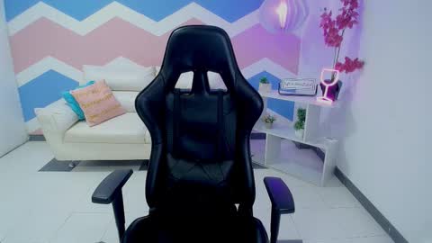 Zahira  online show from 02.25.26