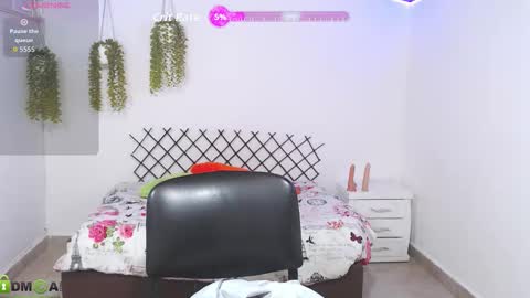 Snapshot of zahira_lenox chatting on 09.09.25 Laura online show from 09.09.25