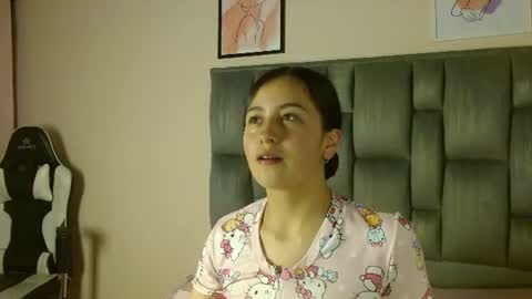 Snapshot of zaida_1 chatting on 06.15.26 Zaida online show from 06.15.26