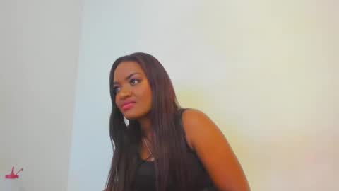 Snapshot of zamara__ chatting on 02.10.25 Zamara online show from 02.10.25