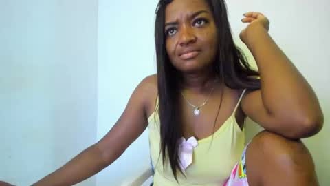 Snapshot of zamara__ chatting on 02.16.25 Zamara online show from 02.16.25