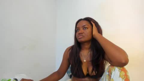 Snapshot of zamara__ chatting on 02.26.25 Zamara online show from 02.26.25