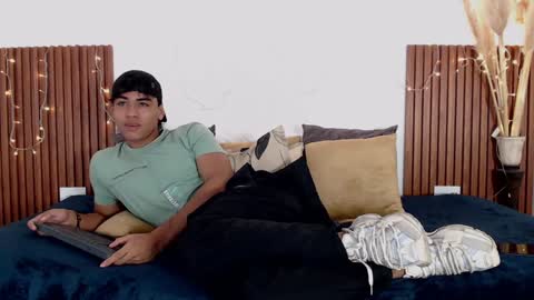 Zander online show from 12.24.24