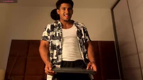 Snapshot of zane_lux chatting on 02.23.25 Zane Lux online show from 02.23.25