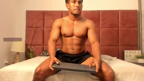 Snapshot of zane_lux chatting on 02.26.25 Zane Lux online show from 02.26.25