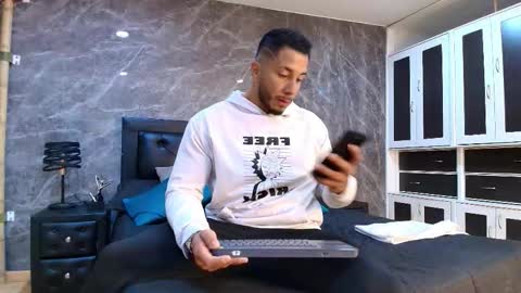 Snapshot of zanemaverick chatting on 02.21.26 zanemaverick online show from 02.21.26