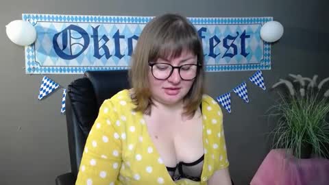 Snapshot of zannadreil chatting on 10.11.25 zannadreil online show from 10.11.25