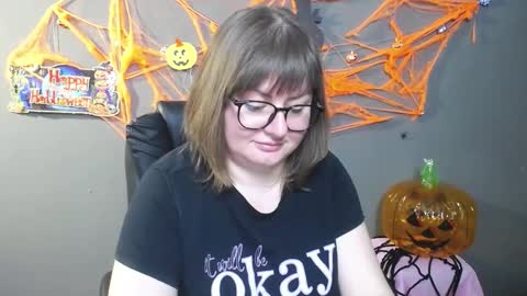 Snapshot of zannadreil chatting on 10.14.25 zannadreil online show from 10.14.25