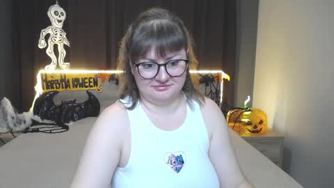 Snapshot of zannadreil chatting on 10.17.25 zannadreil online show from 10.17.25