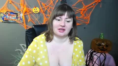 Snapshot of zannadreil chatting on 10.26.25 zannadreil online show from 10.26.25