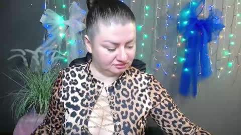 Snapshot of zannadreil chatting on 11.10.25 zannadreil online show from 11.10.25