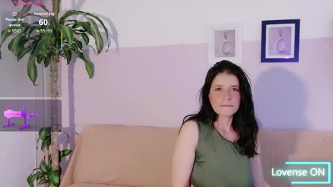 Snapshot of zara_fire chatting on 04.01.26 zara_fire online show from 04.01.26