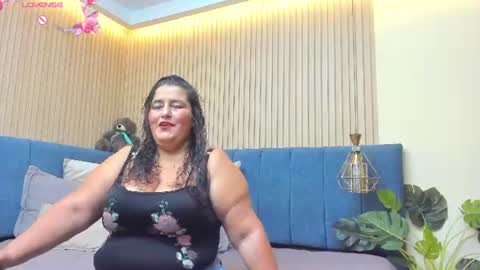 Snapshot of zara_milf_ chatting on 07.08.26 zara online show from 07.08.26