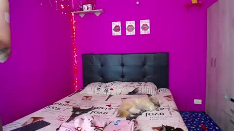 Snapshot of zara_tattoox chatting on 12.30.24 ZARA ANYELINA online show from 12.30.24