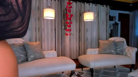 Snapshot of zarajener chatting on 04.16.26 online show from 04.16.26