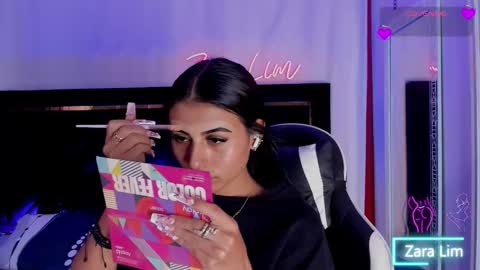 Snapshot of zaralim chatting on 10.30.25 Zara Lim online show from 10.30.25