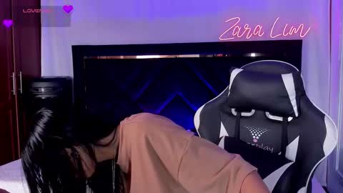 Zara Lim  online show from 11.24.25