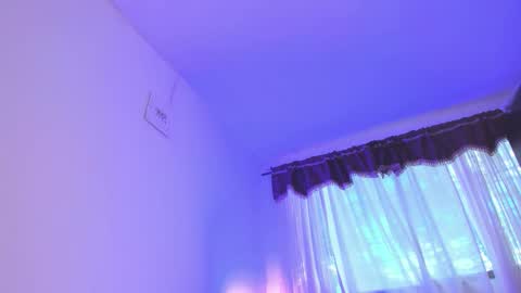 Snapshot of zaraparkers chatting on 10.21.25 online show from 10.21.25