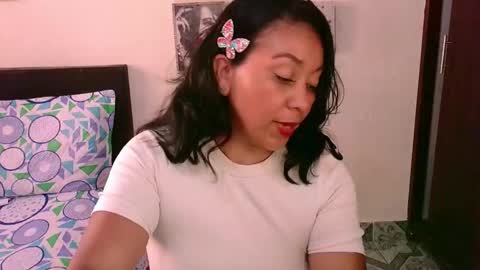 Snapshot of zaray_45bella chatting on 11.06.25 zaray online show from 11.06.25