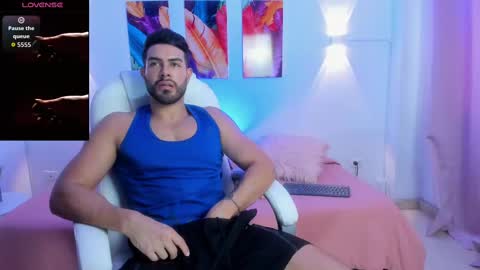 Snapshot of zarekfox chatting on 10.06.25 Zarek online show from 10.06.25